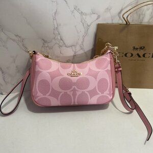 COACH Pink Vintage Single Shoulder Cross Bag